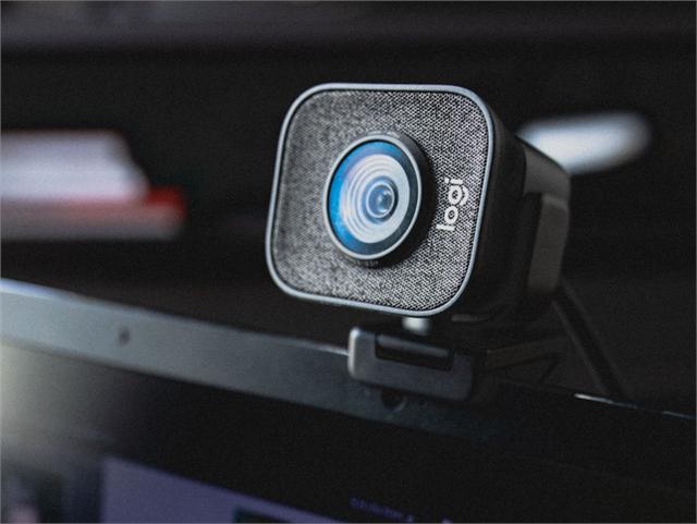 Kamera internetowa na monitorze